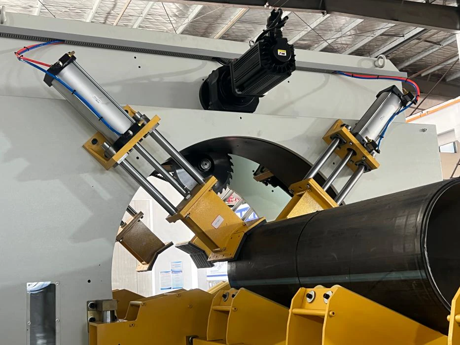 QG1200 HDPE/PVC Cutting Machine product detail 3 QG1200 HDPE/PVC Cutting Machine product detail 3