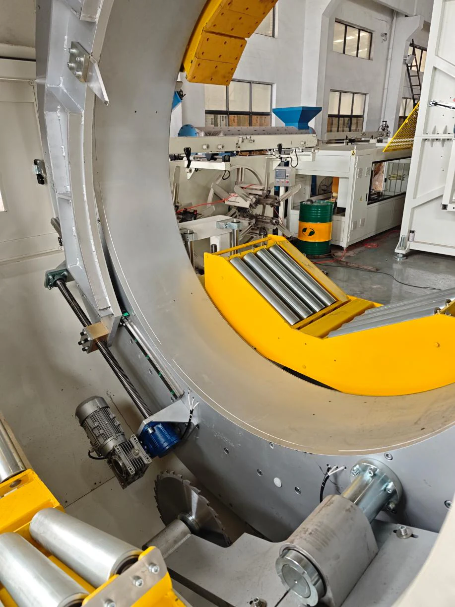 QG1600 HDPE/PVC Cutting Machine product detail 1 QG1600 HDPE/PVC Cutting Machine product detail 1