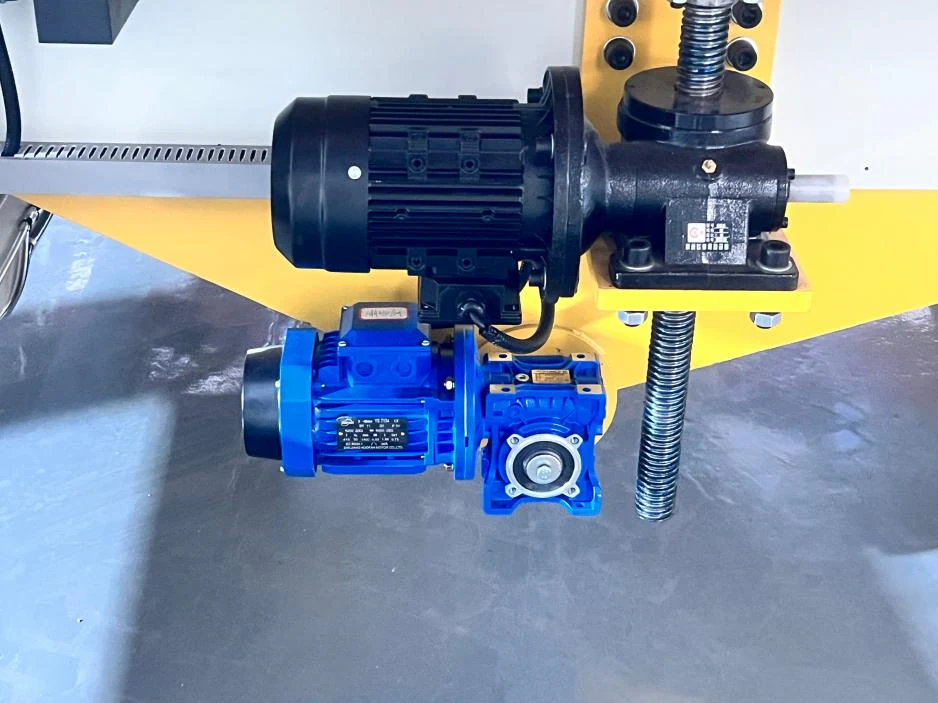 QG800 HDPE/PVC Cutting Machine product detail 4 QG800 HDPE/PVC Cutting Machine product detail 4