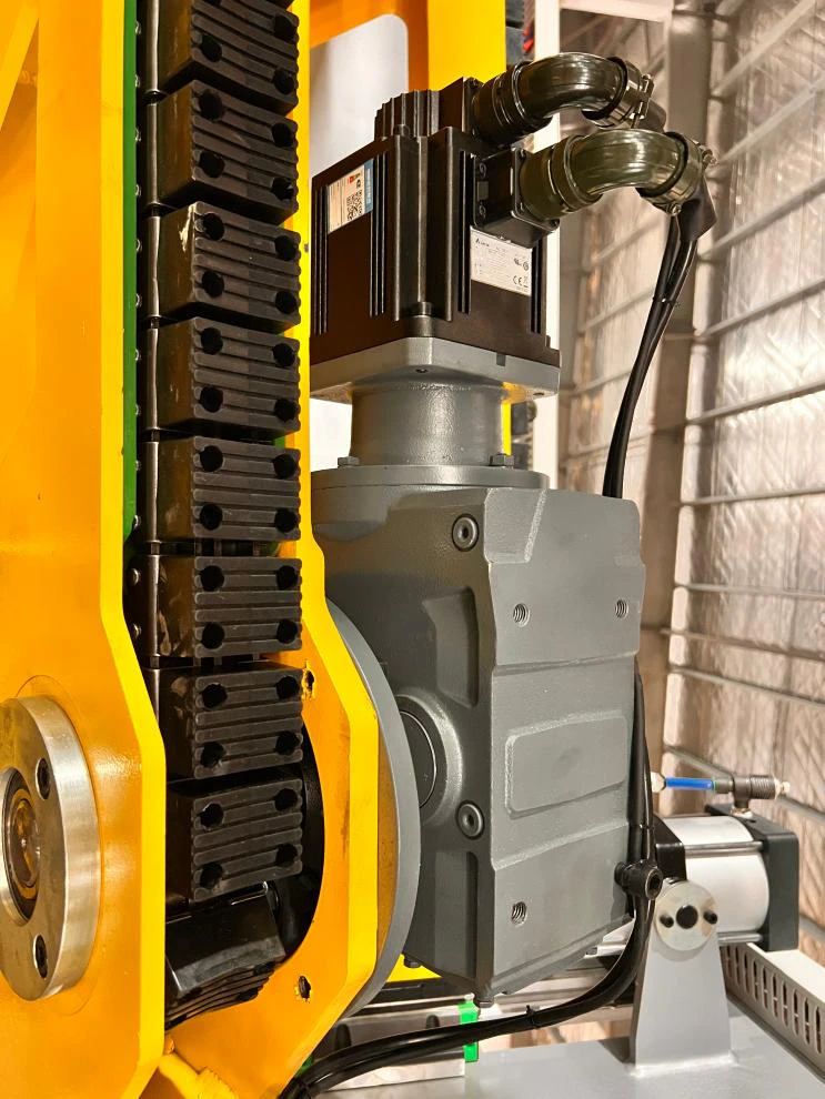 QY450 Plastic Pipe Six-Claw Haul-off Machine product detail 6