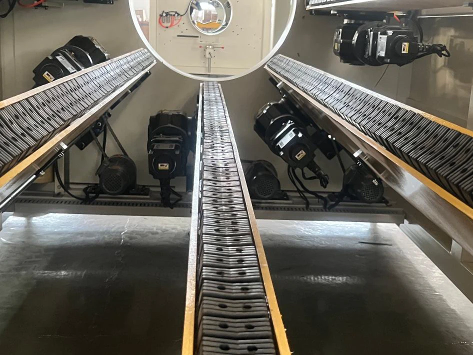 QY800 Plastic Pipe Eight-Claw Haul-off Machine product detail 4